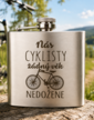 Nerezová ploskačka 180 ml Nás cyklistov žiadny vek nedobehne
